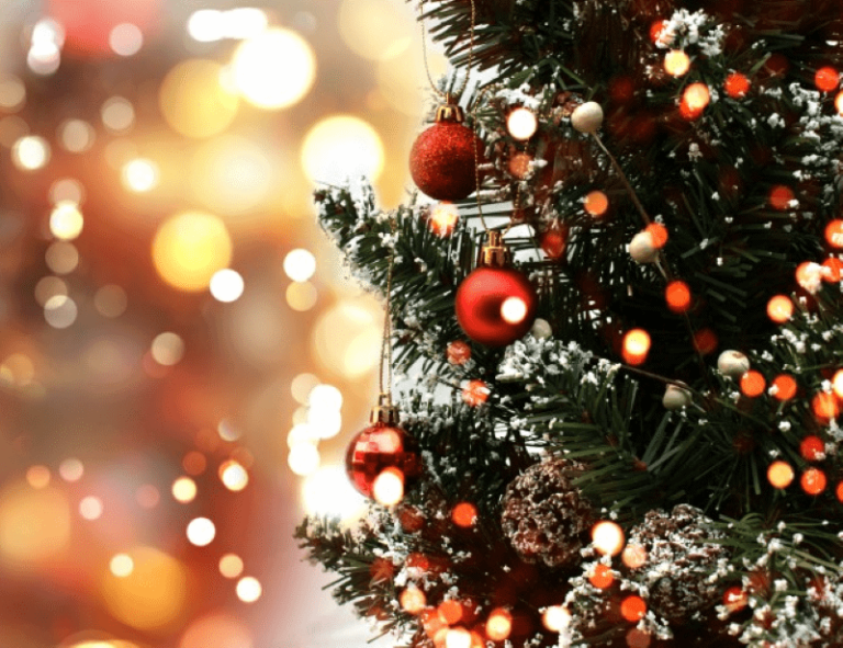 Realistic vs. Traditional: Which Artificial Christmas Tree is Right for You?